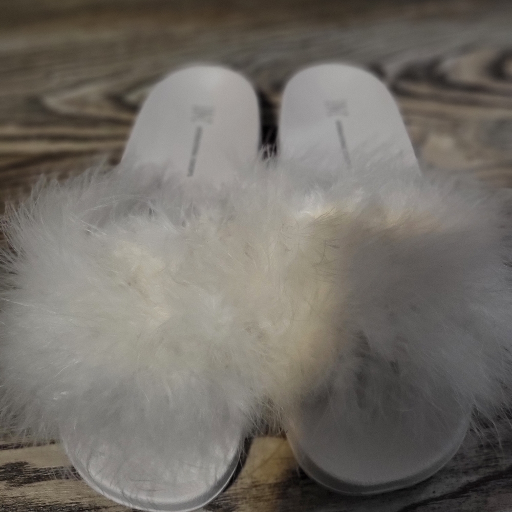INC International Concepts White Fluffy Slippers